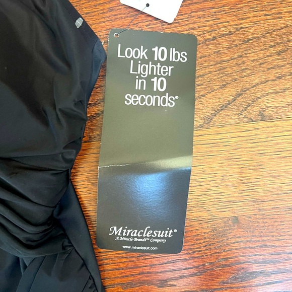 NWT Miracle swimsuit look 10 pounds lighter in 10 seconds! Black Size 18 - Picture 6 of 8